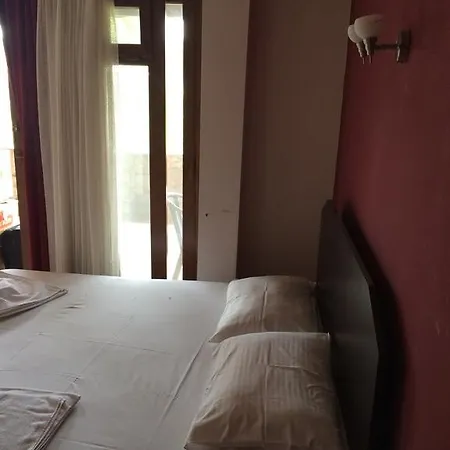 民宿 Marina Pansiyon&cafe Çeşme